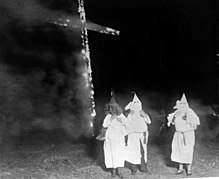 59fde0fa0c5b6_220px-Ku_Klux_Klan_members_and_a_burning_cross_Denver_Colorado_1921.jpg.8f2e5bec20f185d1f404fed39ccab4b3.jpg