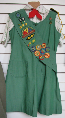 girlscoutuniform.png.f4577eee2f1aa0960596aad695a6e2ea.png