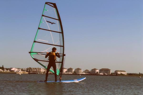 windsurfing.jpg.23c771138b0a2b6fc49199a68bfe4630.jpg